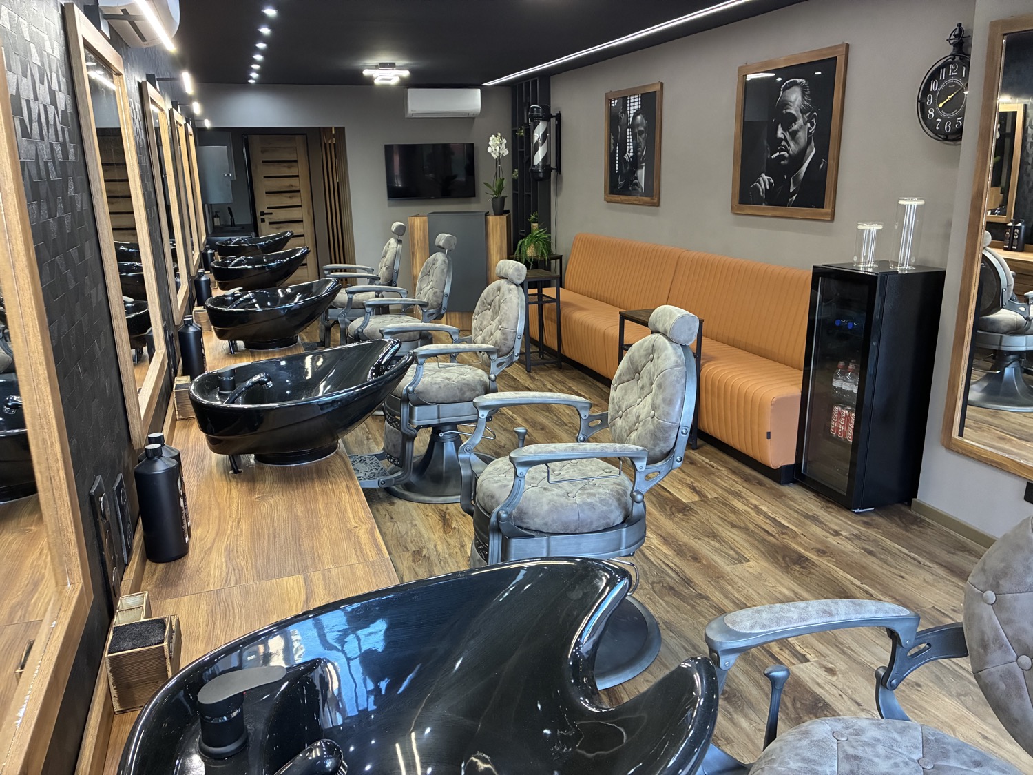 Intérieur du barber shop Prestige Barbers à Fréjus